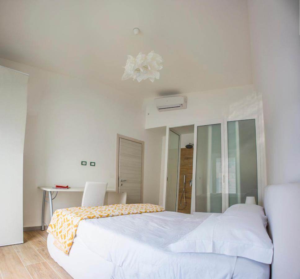 La Casa Di Penelope B&B E Noleggio Bici Elettriche Ispica Exteriör bild
